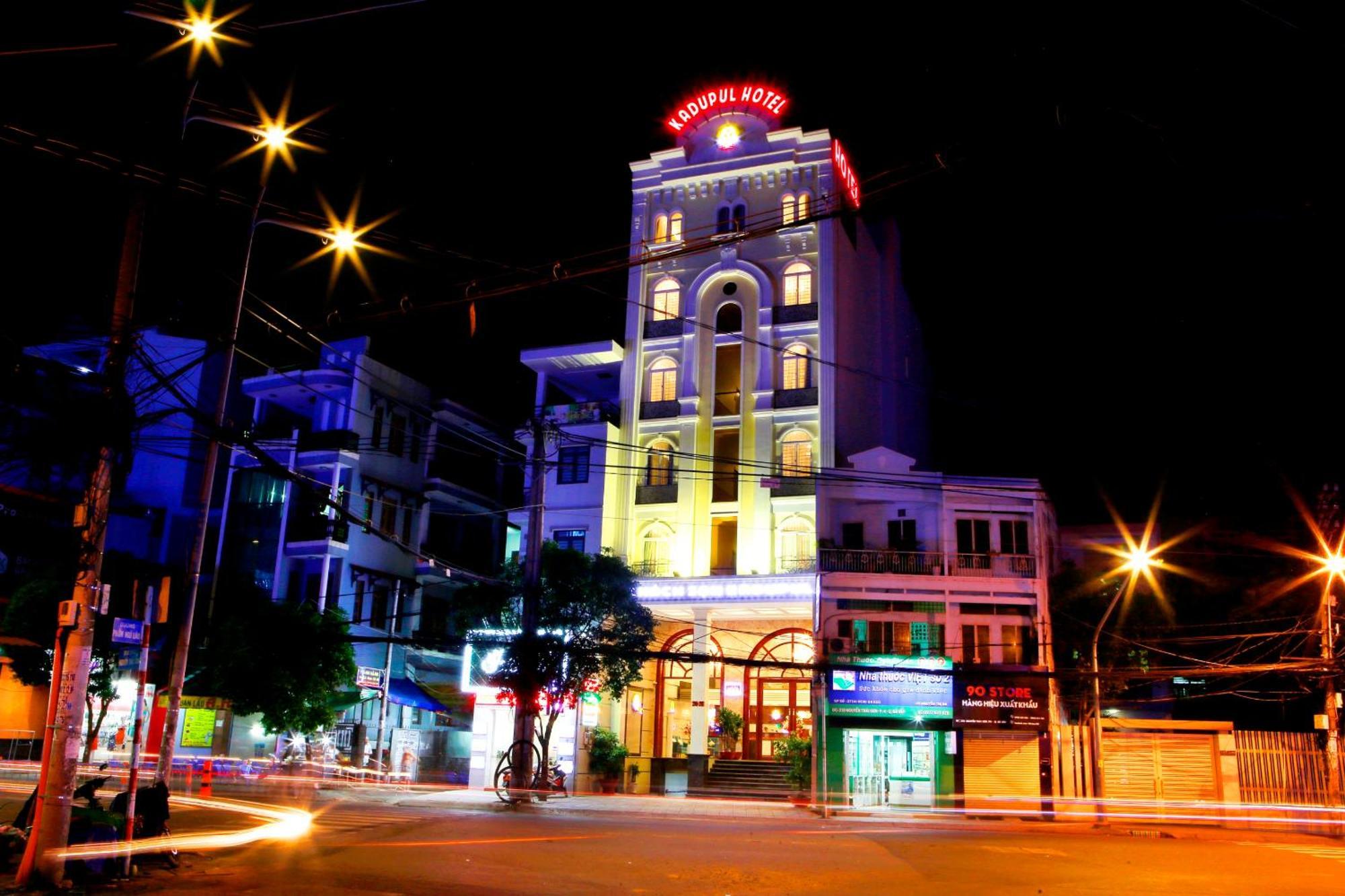 RedDoorz Premium @ Nguyen Thai Son Street Ho-Chi-Minh-Stadt Exterior foto